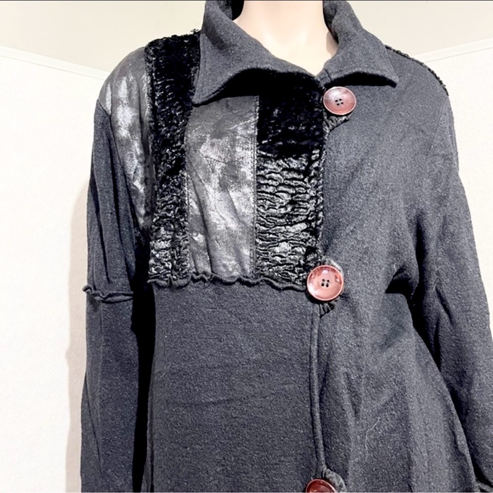 Women’s vintage long Coat  tag size 3X runs smaller